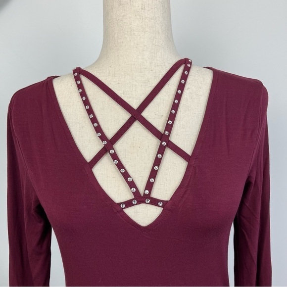 Buckle Red BKE Strappy V-Neck Rhinestone Knit Top. NWT. Small - Picture 7 of 7
